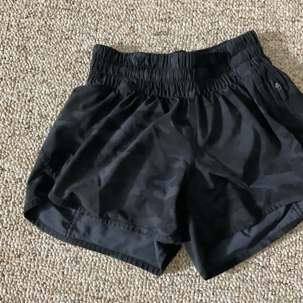 Lululemon Camo Shorts Regular